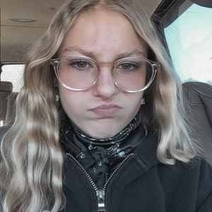 Meet your Posher, Addie